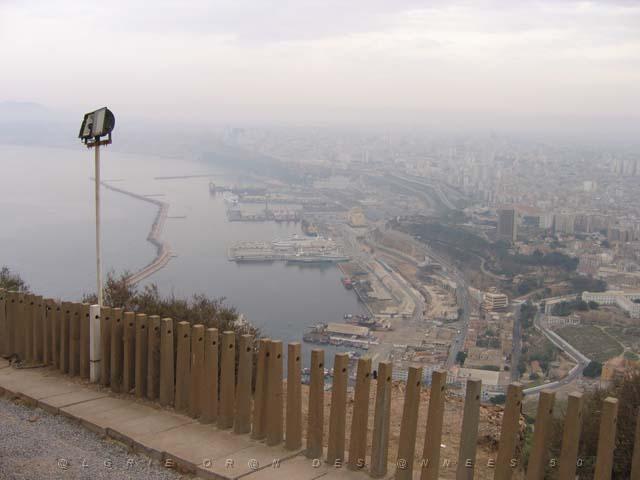 VOYAGE ORAN SEPTEMBRE 2006 111 13 sept. 06 - matin - PORT D ORAN DEPUIS SANTA CRUZ.JPG